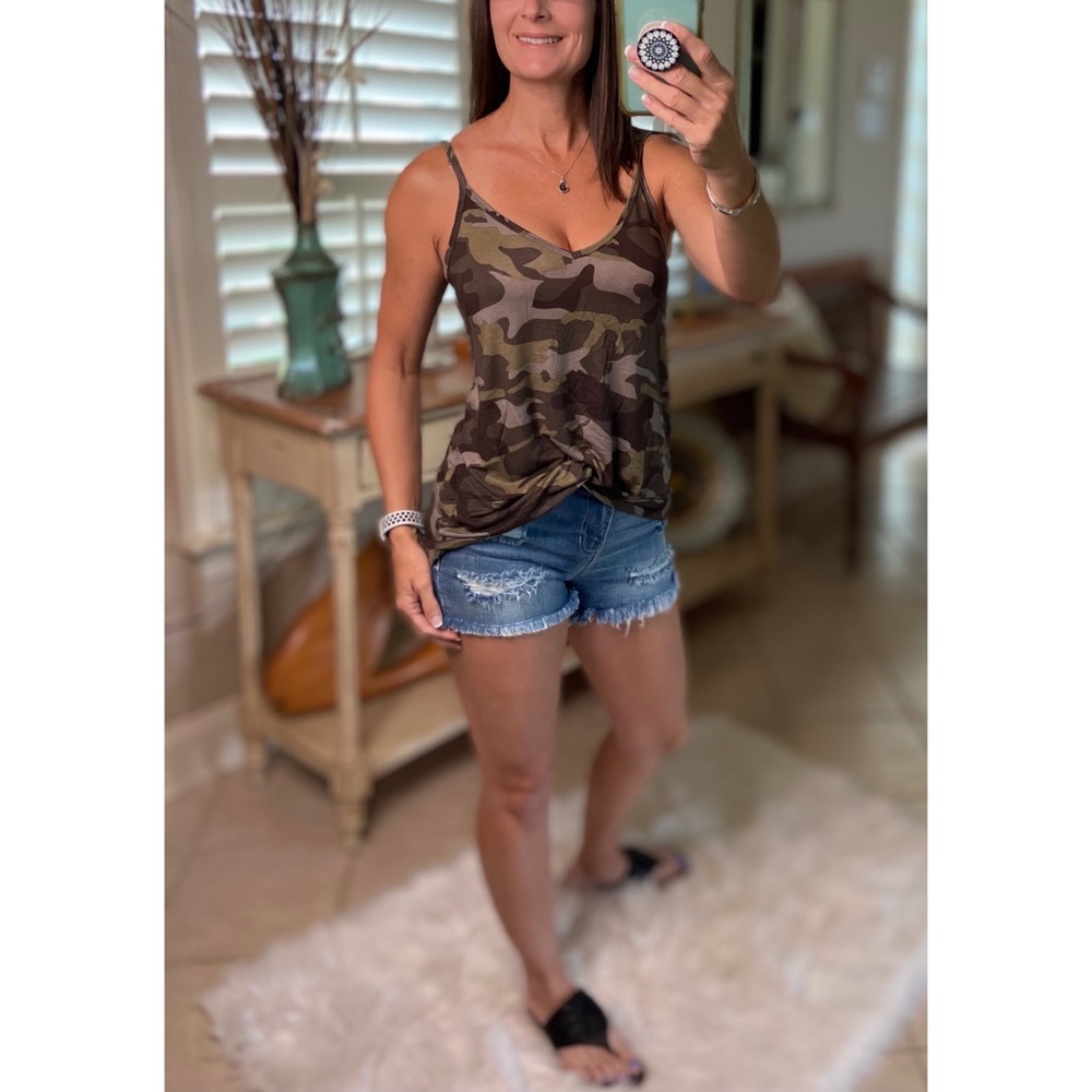 Reversible Camouflage Scoop V-Neck Tank Green 2321 - Picture 8 of 15